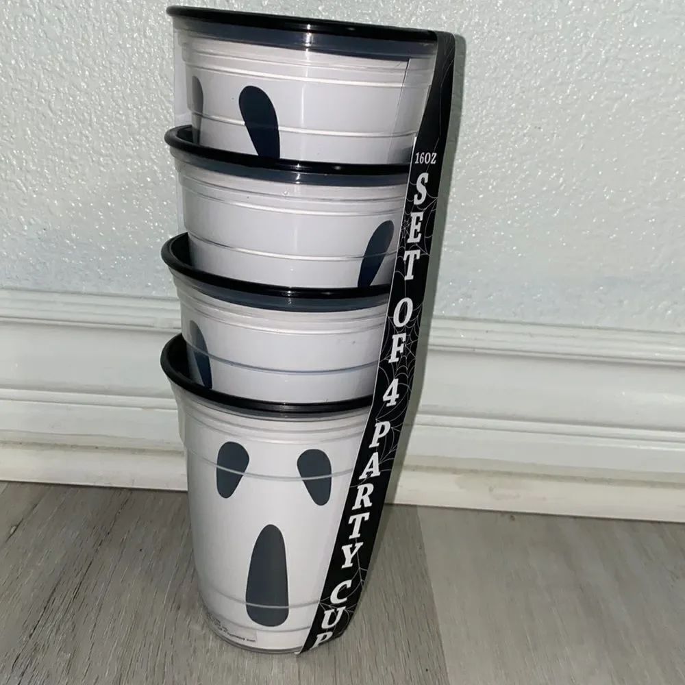 NEW- Ghost plastic party cups- set of 4- Insulated- 16oz